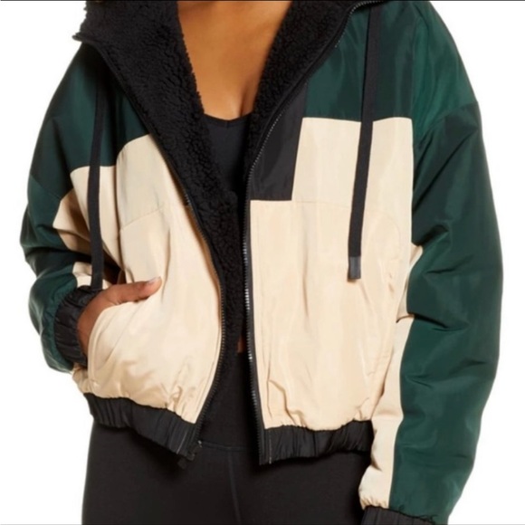 Alo Yoga Duality Reversible Sherpa Jacket - Picture 3 of 16